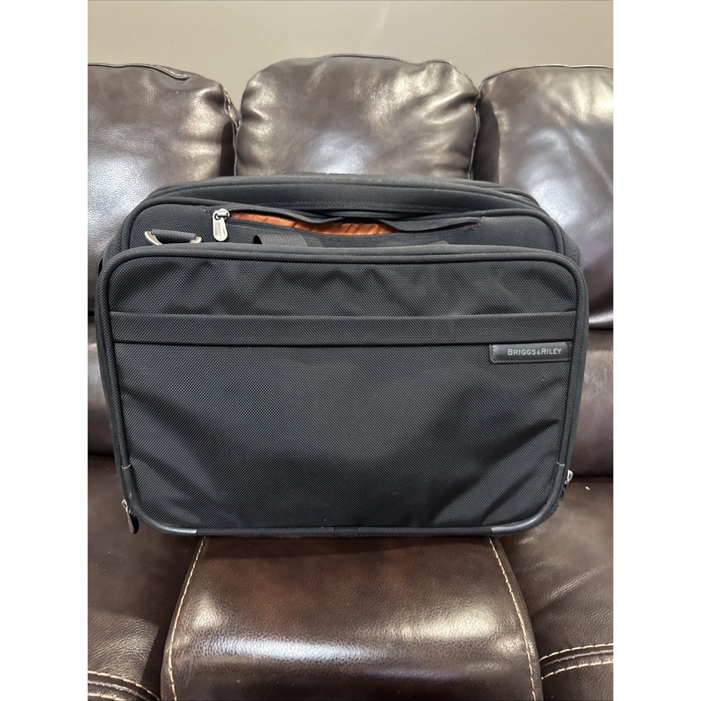 Briggs & Riley BR212X-4 Travelware Expandable Rolling Luggage Carry On Briefcase